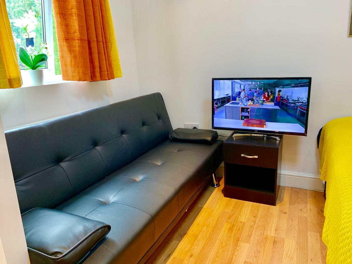 London Studio Apartments, Private Bathrooms And Parking Ilford Exteriér fotografie