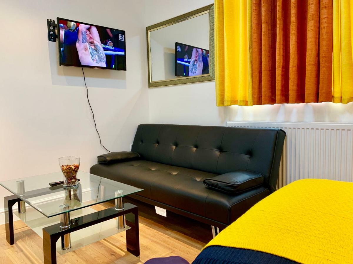 London Studio Apartments, Private Bathrooms And Parking Ilford Exteriér fotografie