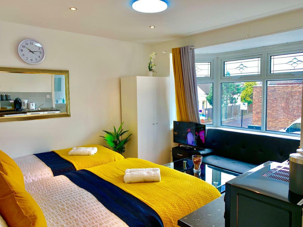 London Studio Apartments, Private Bathrooms And Parking Ilford Exteriér fotografie